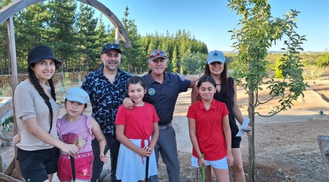 Día Inolvidable en Willy’s Country Club Cauquenes: Torneo de Mini Golf, Clase de Golf y Gastronomía Exquisita.