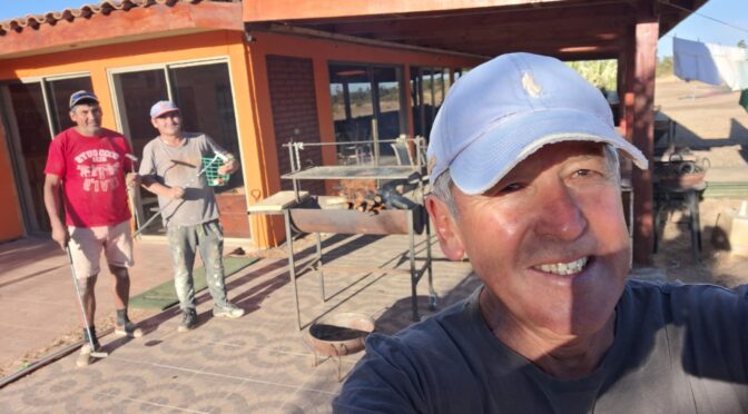 Momento de distensión entre maestros del  golf en el Willy’s Country Club: